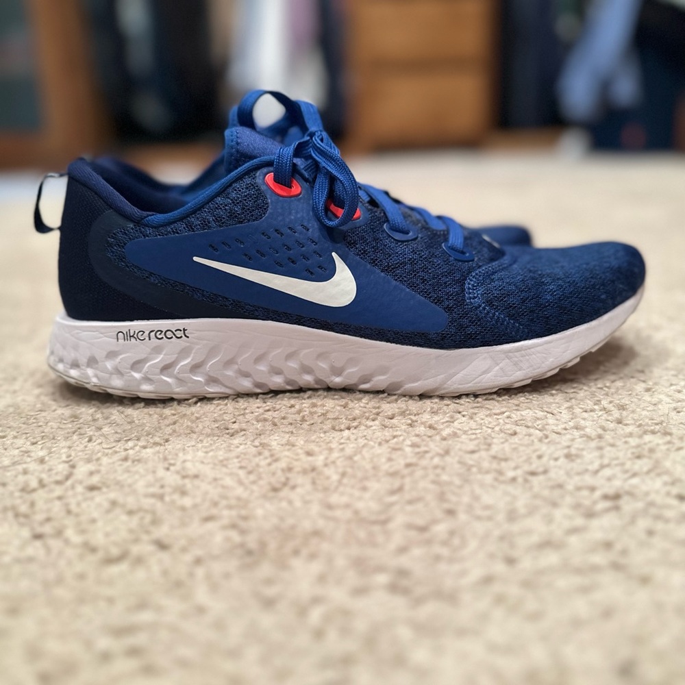 Like new 9.5M Nike Legend React Running shoes.